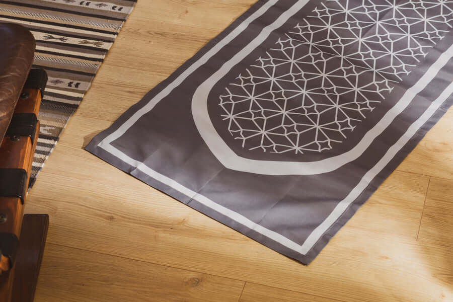 BAHĀ Portable Prayer Mat | Classic