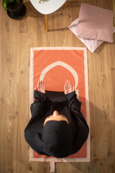 BAHĀ Portable Prayer Mat | Mihrab